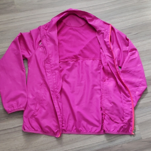 🎉3/$40🎉Pink Windbreaker - Picture 2 of 3